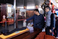 和辉红木赵辉：精雕细琢红木精品