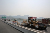 中铁十四局集团着力提升公路路面专业化施工水平