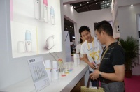 55度杯新品闪耀深圳礼品展 受时尚达人热捧