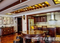 古韵柔香展现无余 中式实木橱柜气魄浑厚