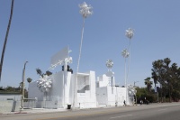 贝茨汽车旅馆被泼白漆啦