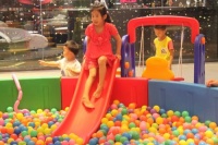 DUANG！世界家居中心秒变儿童乐园