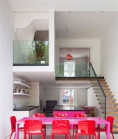 楼梯下方厨房设计 排兵布阵寸土必究