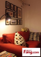 6万装修85平极简2居效果图 白色地板客厅装修欣赏