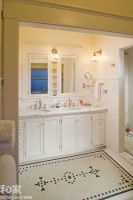 小小美腻的瓷砖铺贴 瞬间点亮浴室光芒