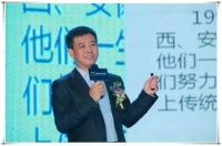 如果你是植物，我的眼光就是水