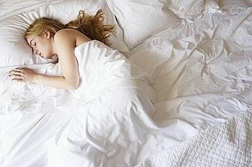 最简单的养生之法：用睡眠保护脊骨健康