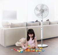 指尖掌控清凉一夏 艾美特吹起智能“i风”