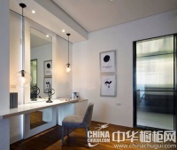 宁静悠远 浅棕色橱柜搭配深蓝色岛台