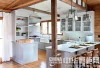 白色+木色森味十足 初夏时光清爽的厨房橱柜设计