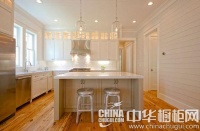 白色+木色森味十足 初夏时光清爽的厨房橱柜设计