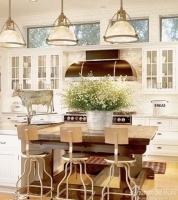 案例：艳丽但不俗气 鲜活色彩的橱柜设计