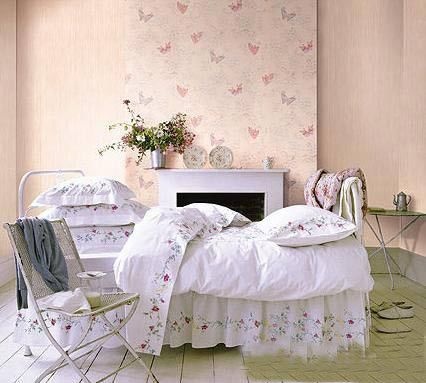 甜美壁纸设计案例 色彩绚丽的卧室