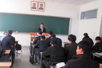 三卧室200平米，朝鲜教师免费住豪华公寓！