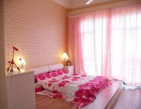 甜美壁纸设计案例 色彩绚丽的卧室