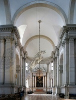 威尼斯艺术双年展上的雕塑作品“一起”