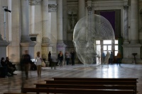 威尼斯艺术双年展上的雕塑作品“一起”