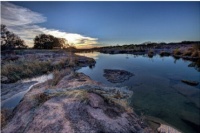 老美四万美元轻松打造湖畔精致小屋