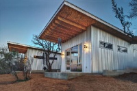 老美四万美元轻松打造湖畔精致小屋