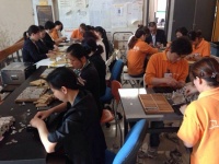 僧人22万枚硬币买海尔热水器 工作人员数了3天