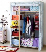 潮湿多雨 整体衣柜打响夏季发霉战