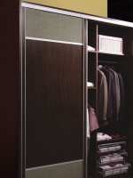 潮湿多雨 整体衣柜打响夏季发霉战