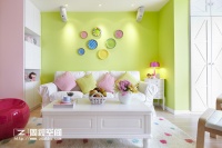 粉蝶如梦 粉绿色系碰撞的温馨巧设计