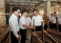 奋勇向前，努力创新