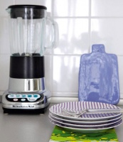 案例：微型厨房 巧用色彩平衡法提亮空间