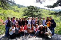 中信红木董事长李忠信携众经销商登黄山