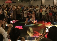 520表白日春熙路最具科技范儿表白引轰动