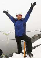 贾锋也登山，但跟王石不一样