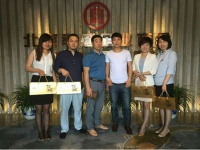 殷玉新“不务正业” 只怕人生不精彩