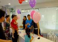 小小旅行家——飞翔的行李箱