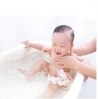 婴幼儿洗澡 水温是关键