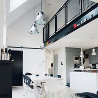 瑞典建筑师的黑白对比loft