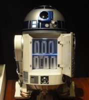 海尔推R2-D2机器人移动冰箱 造型萌翻了！
