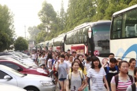 双虎家私助力高考 五年温暖同行