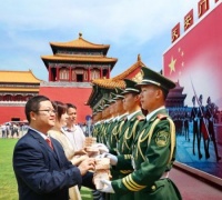 千蕊人生与著名艺术家慰问国旗护卫队官兵