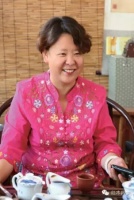 女人、红木家具和画——记皇林苑董事长杨燕