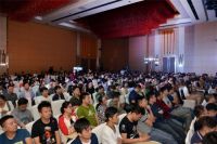 卡斯维诺&黄书恒“镜花水月系列”发布会