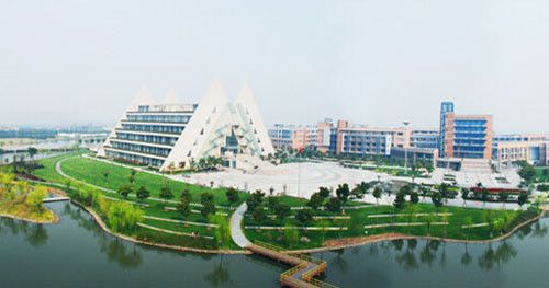 上海工程技术大学校园一角