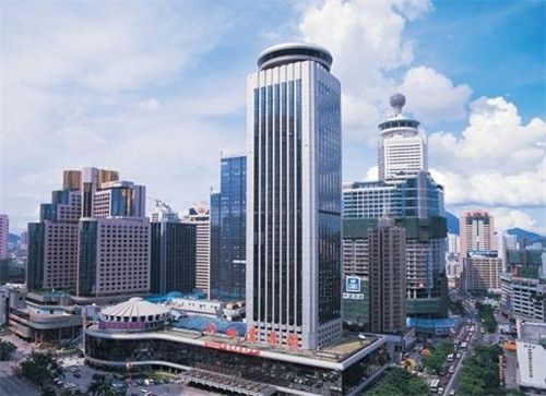 深圳速度的象征——1985年落成的国贸大厦
