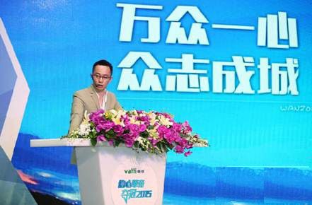 在今年5月底召开的经销商峰会上，潘叶江提出构建华帝的“狼性”营销文化