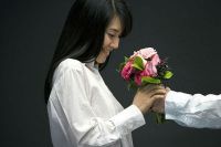 别再说女人离不开礼物 你根本不懂它代表什么！