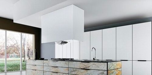 天然石材与金属厨具营造厨房空间的冰爽气质
