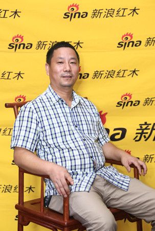 东阳市红宜坊家具有限公司董事长卢红福做客新浪红木