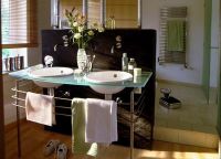 案例：卫浴间装修 巧用百叶帘辟出洗衣间