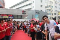 9.13 “幸福中国惠•FUN心欢乐购”2015 东鹏巨星签售会因你“欣”动