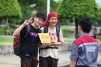 日日顺助力《极速前进》 韩庚过“薄膜桥”遇险